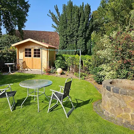 Prázdninový dům Modernes Mit Garten In