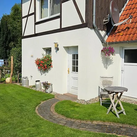 Modernes Mit Garten In Prázdninový dům