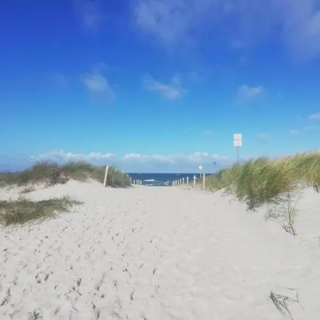 Prázdninový dům Modernes Mit Garten In *