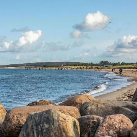 Modernes Mit Garten In Prázdninový dům Kägsdorf