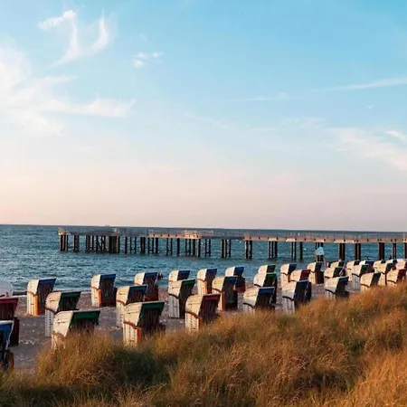 Prázdninový dům Modernes Mit Garten In *